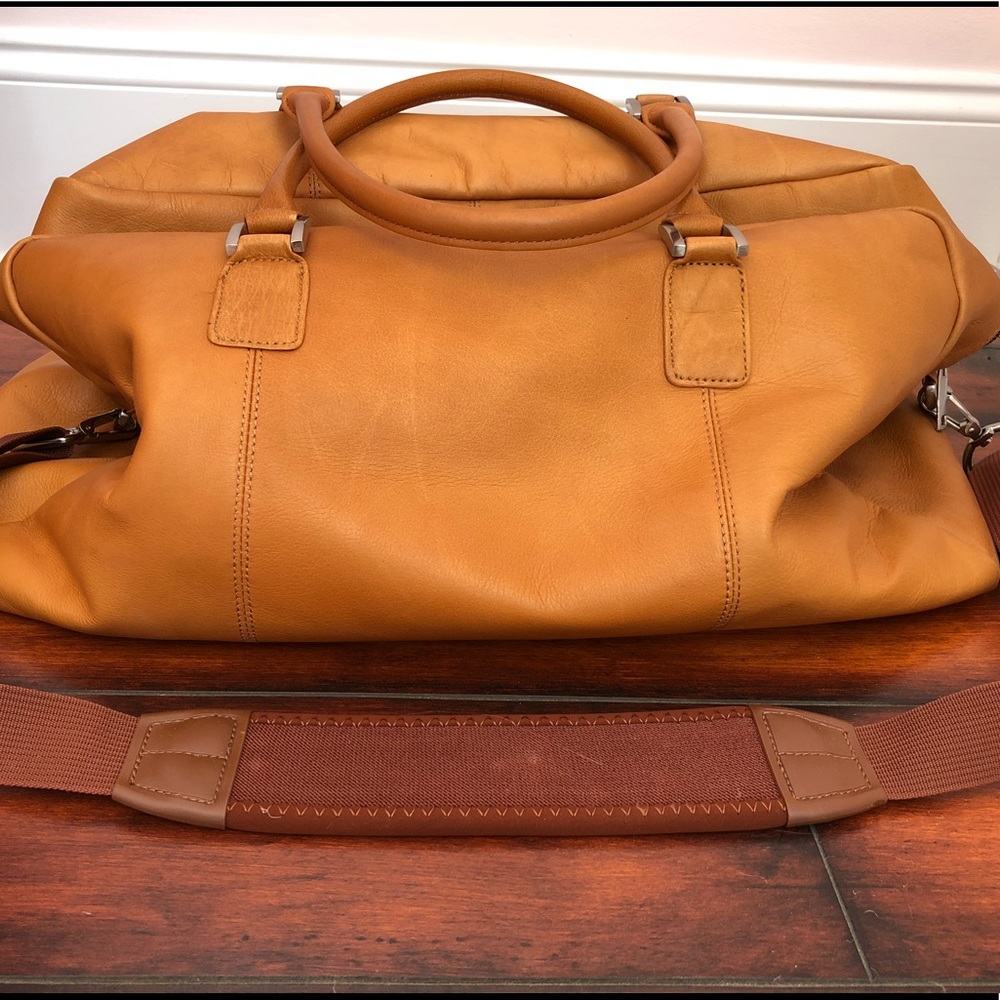 🗺Genuine Leather WILSONS duffel bag!🗺